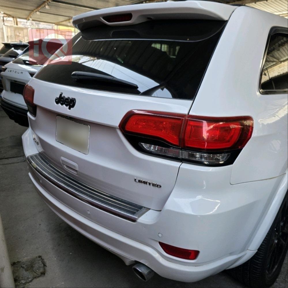 جیپ گراند شیرۆکی